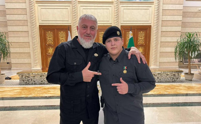 Адаму Кадырову вручили награду Росгвардии