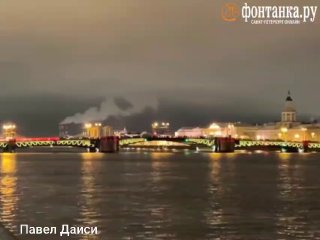 Тестирование новогодней подсветки мостов в Петербурге