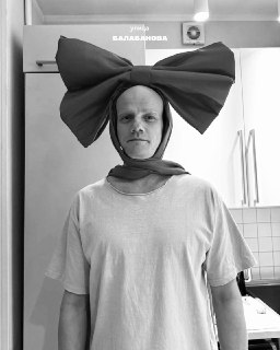 Юра Колокольников запустил Telegram-канал о сладостях и "Стилягах"