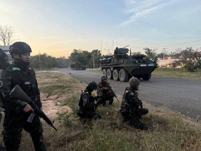 Военные у границы: в Таиланде замечены бронетранспортеры Stryker