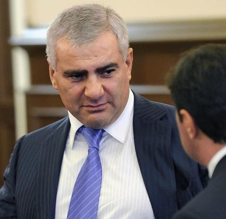 Обыски в Краснодарском крае после заключения лингвиста о словах бизнесмена Карапетяна