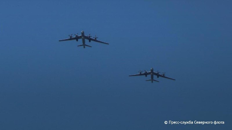 Экипажи Ту-142МК Северного флота установили рекорд дозаправки в районе Северного полюса