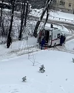 Тульские медики откапывали скорую, чтобы попасть на вызов