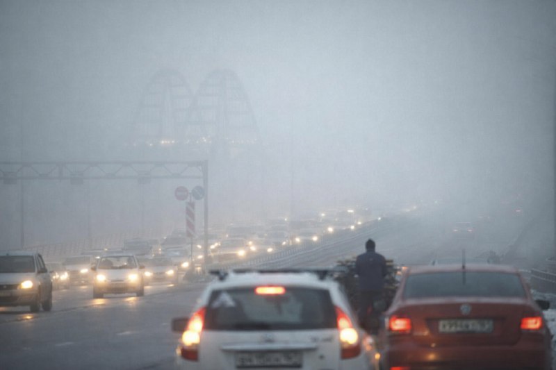 Туристы массово переносят возвращение с юга из-за погоды и пробок