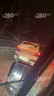 Сильный снегопад парализовал движение на трассе М-8 вблизи Москвы