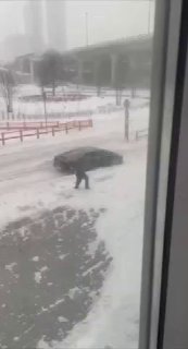 Мощный циклон обрушился на Москву и Подмосковье