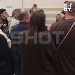 Шереметьево закрыт на прилет из-за погоды, пассажиры протестуют