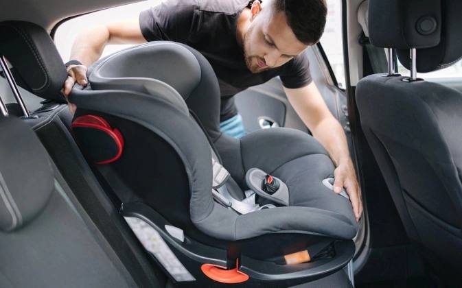 В России ужесточили наказание за перевозку детей в машине