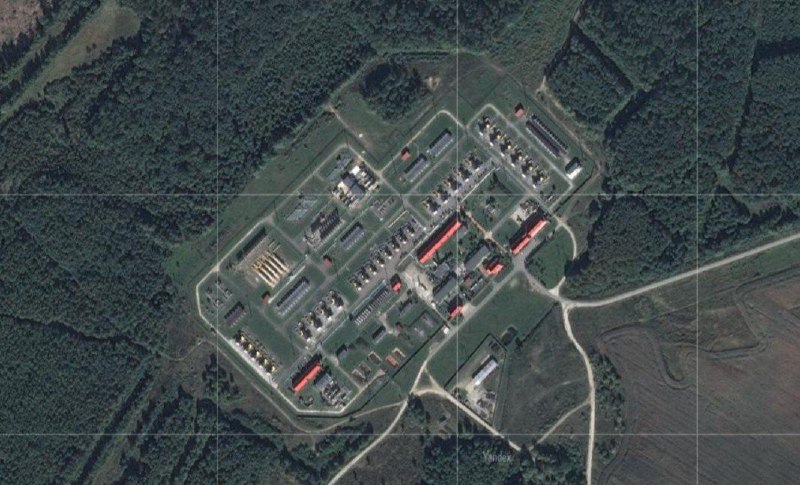 Попадания по газохранилищу и военному аэродрому