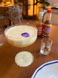 Начала день как надо: журналистка о коктейле Pornstar Martini