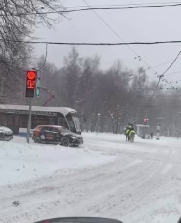 Снегопад в стране: полиция перешла на транспорт повышенной проходимости