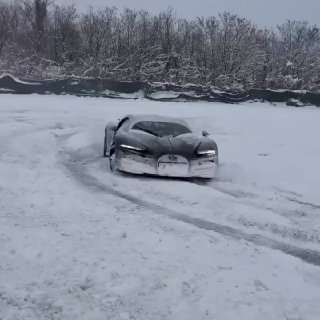 Rimac продемонстрировал Bugatti Tourbillon в зимних условиях