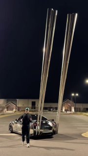 Автоблогер установил на машину выхлопные трубы, похожие на трубы Иерихона