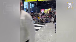 В Шереметьево хаос из-за задержки рейсов