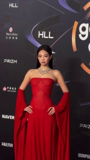 Кастомный образ Maison Margiela для Дженни на Golden Disk Awards 2026