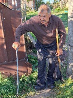 Сбор средств для дедушки, живущего в разрушенном сарае