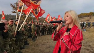 Виктория Цыганова: от певицы до символа СВО