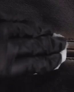 Miu Miu показали, как создают состаренную кожу